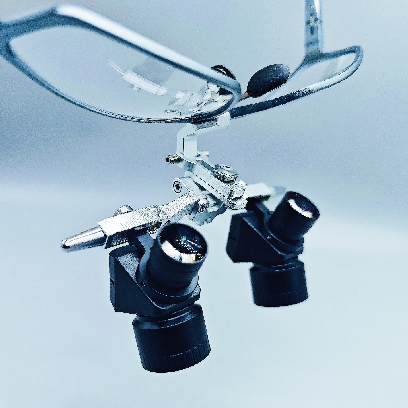 Ergo Loupes 5X Dental 48 °Working Distance 350-550mm Surgical Head Mounted Loupes, 5W LED Headlamp Adjustable PD Optical Loupes